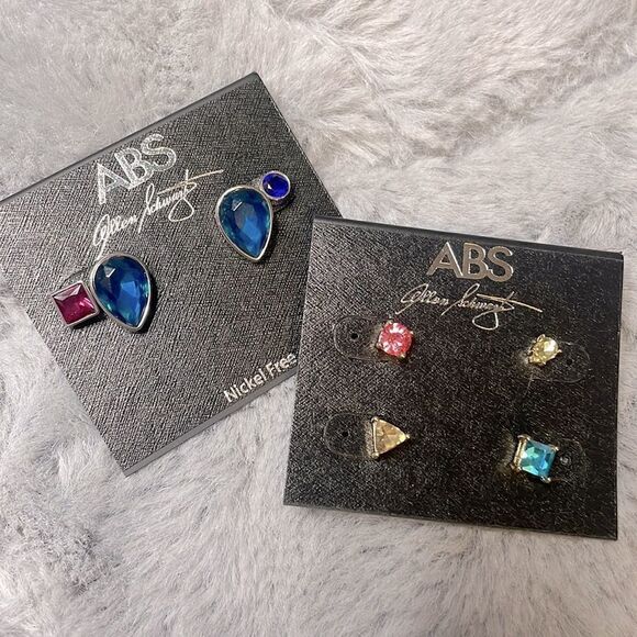 🍑 NWT 2 Pair ABS Earrings - Picture 1 of 5